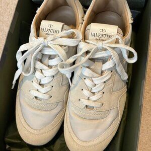 Garavani Valentino Studded sneakers acorn white Size 36